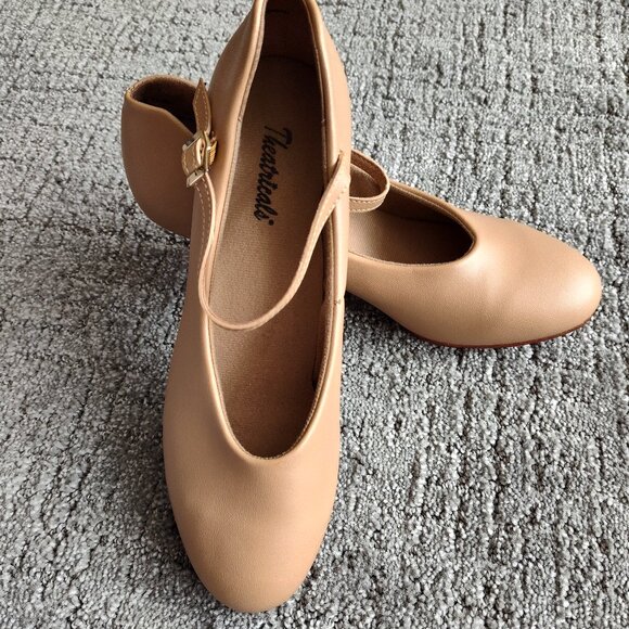 Tan Character shoes - Picture 1 of 6